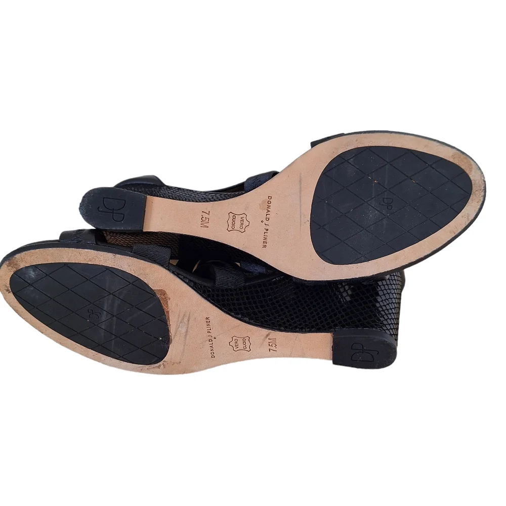 Donald J. Pilner Jemi Black Wedge Heel Criss Cross Sandals Pumps Heels sz 7.5M